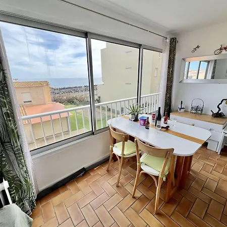 Cabine, Parking, Vue - 4 Pers. - Fr-1-702-77 *