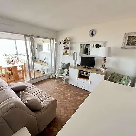 Cabine, Parking, Vue - 4 Pers. - Fr-1-702-77 * Agde