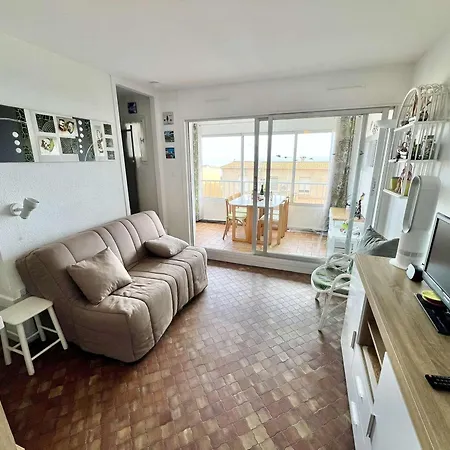 Cabine, Parking, Vue - 4 Pers. - Fr-1-702-77 *